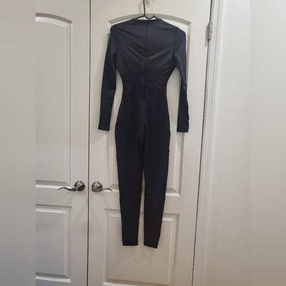 1. NWT SKIMS ALL-IN-ONE SHINE MOCK NECK CATSUIT SIZE XS - Picture 6 of 6